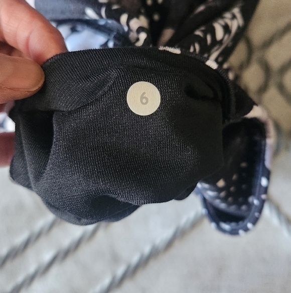 Lululemon High Times Leggings High Rise Color Block Size 6 - Picture 6 of 6